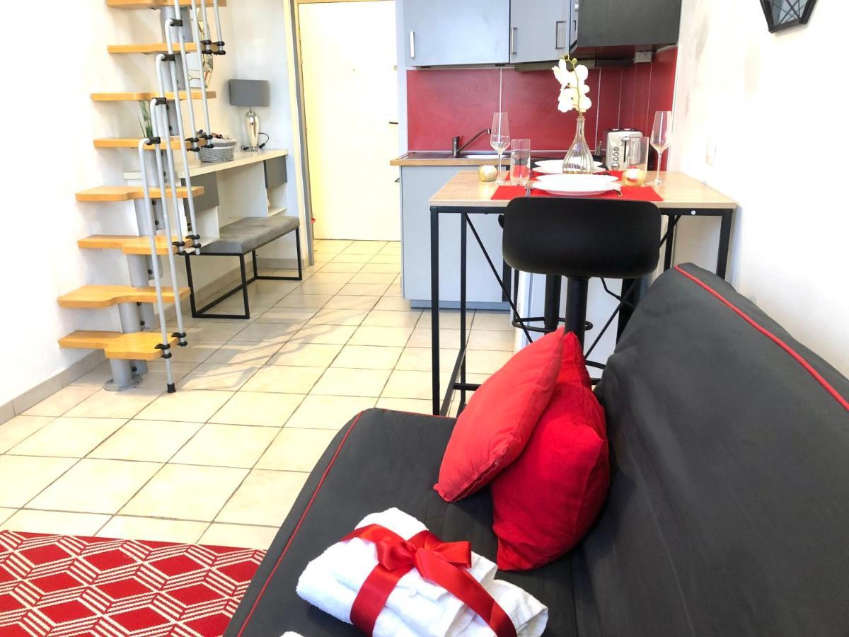 La Halle De Bussy Eksteriør billede